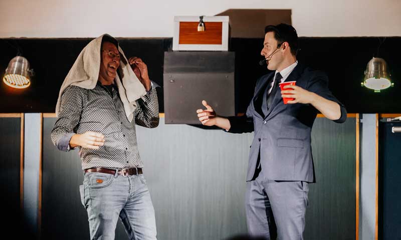 comedy magic by brandon smeets