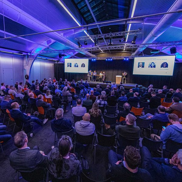 Conference & Trade Fairs brandon smeets presentor and magic entertainment