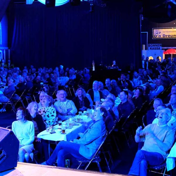 comedy magic by brandon smeets aka josef-emil blokwurst in merthal in host limburg netherlands