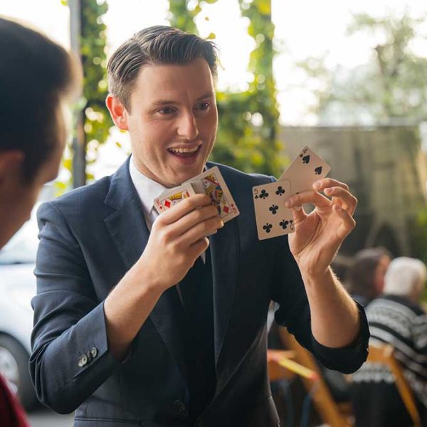 Table Magic by magical entertainer brandon smeets