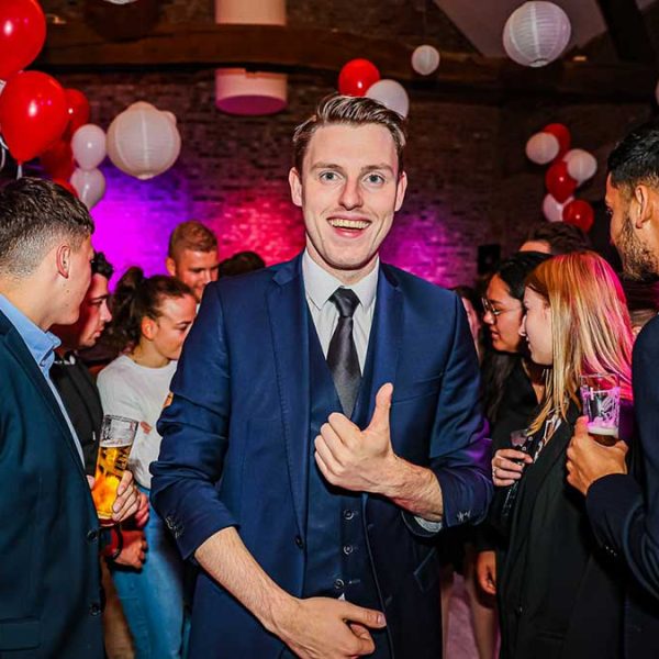 Table Magic fun with brandon smeets